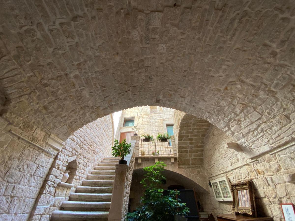 Palazzo Morola XIV Century Giovinazzo Exterior foto