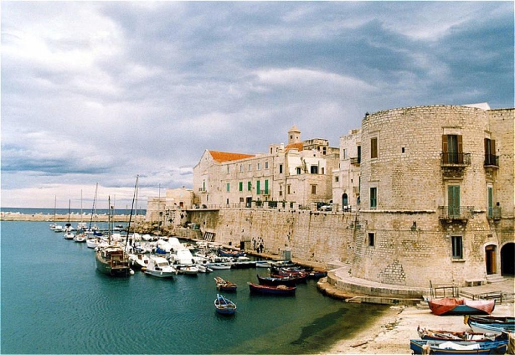 Palazzo Morola XIV Century Giovinazzo Exterior foto